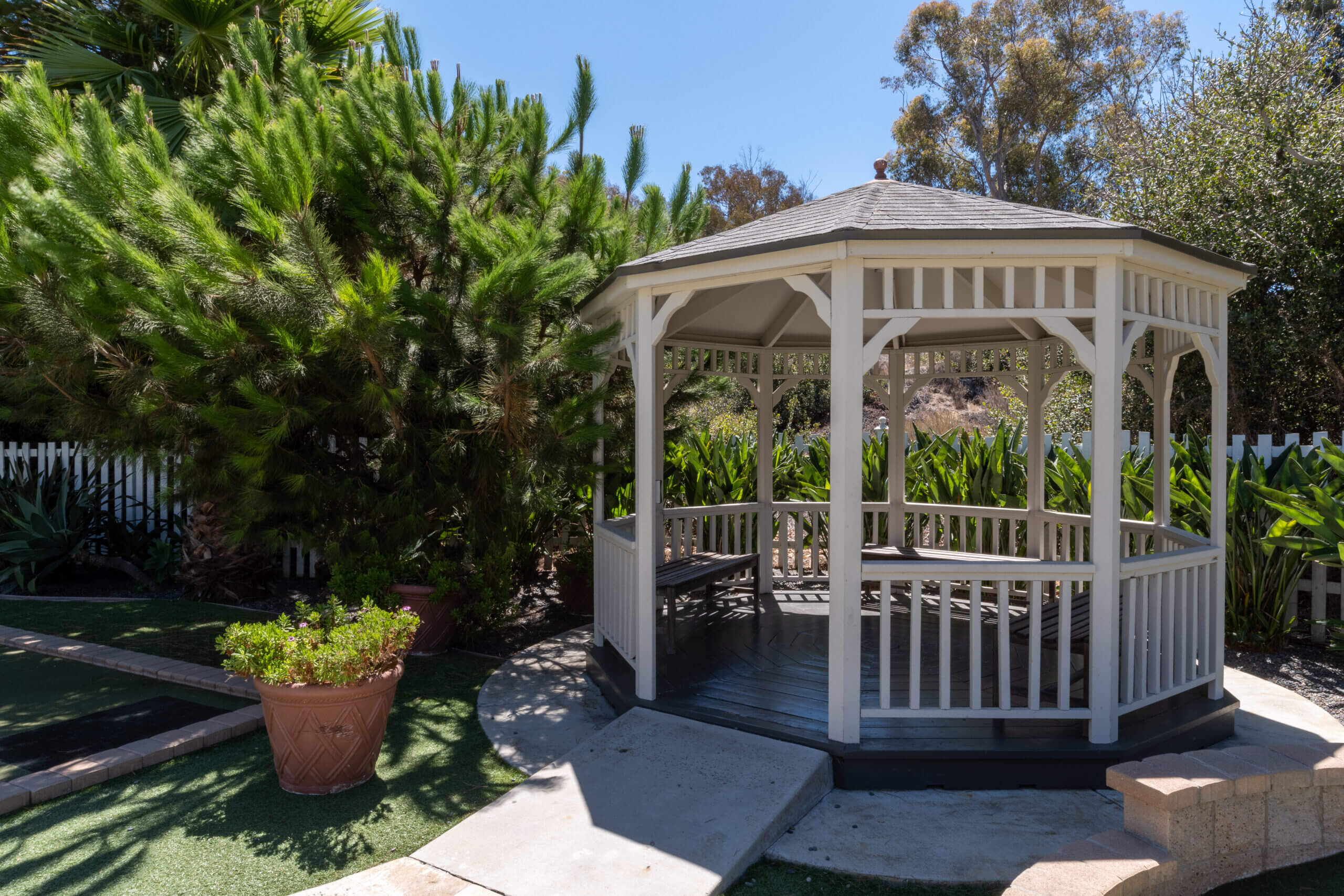 San Clemente inn courtyard gazebo