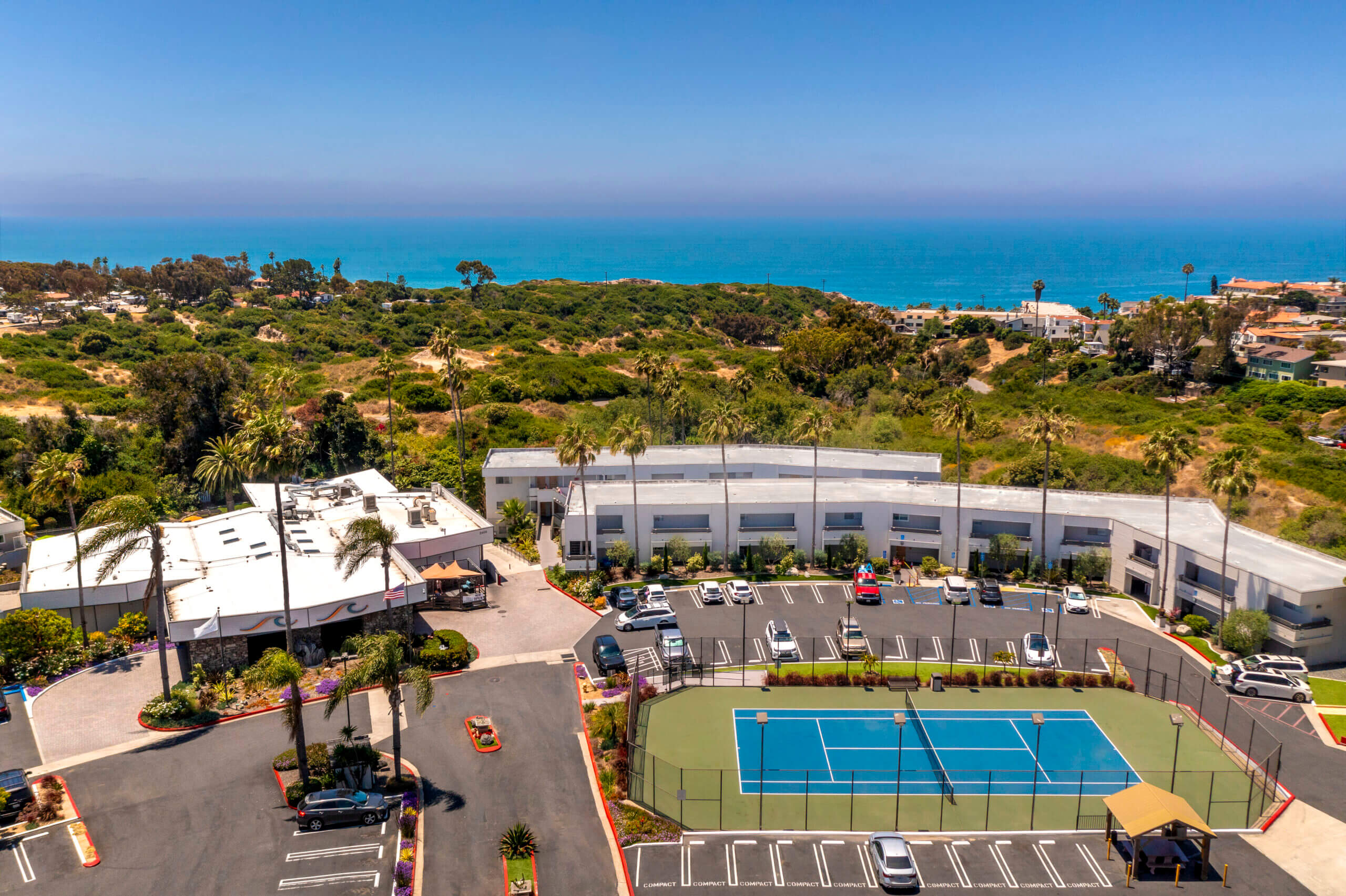 aerial photo of san clemente inn property